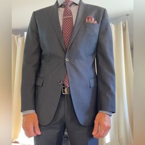 Hugo Boss Navy Suit 42L slim fit